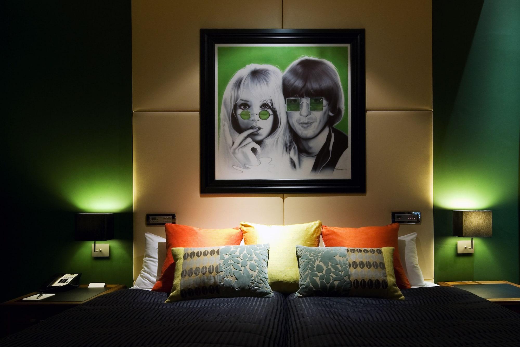 Hotel Hard Days Night 4*